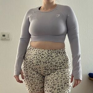 Very light purple GymShark Top with thumb holes